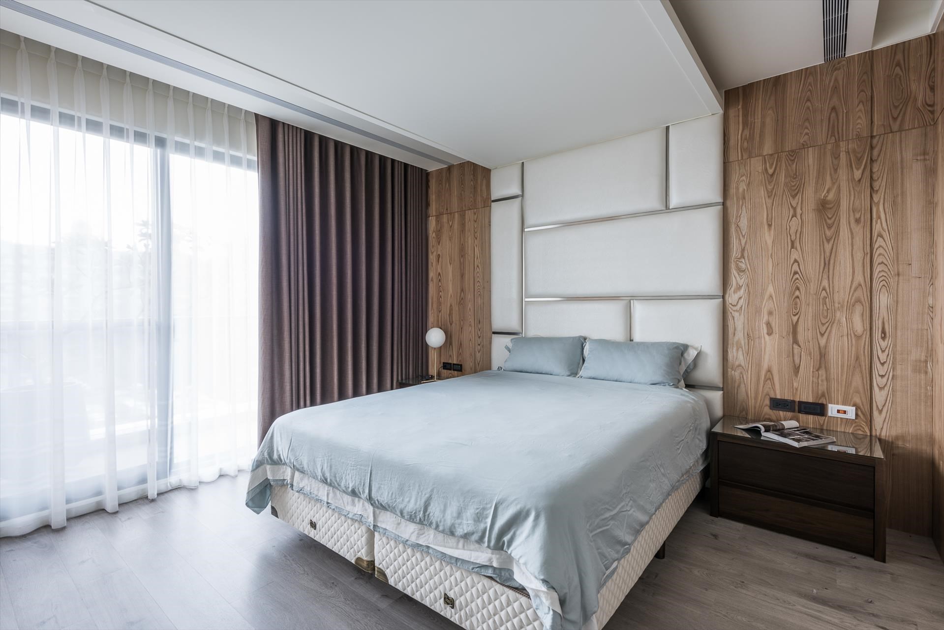 18 種床頭牆面的設計方法，讓你的臥室高雅又舒適，提升睡眠品質 - 澄易設計